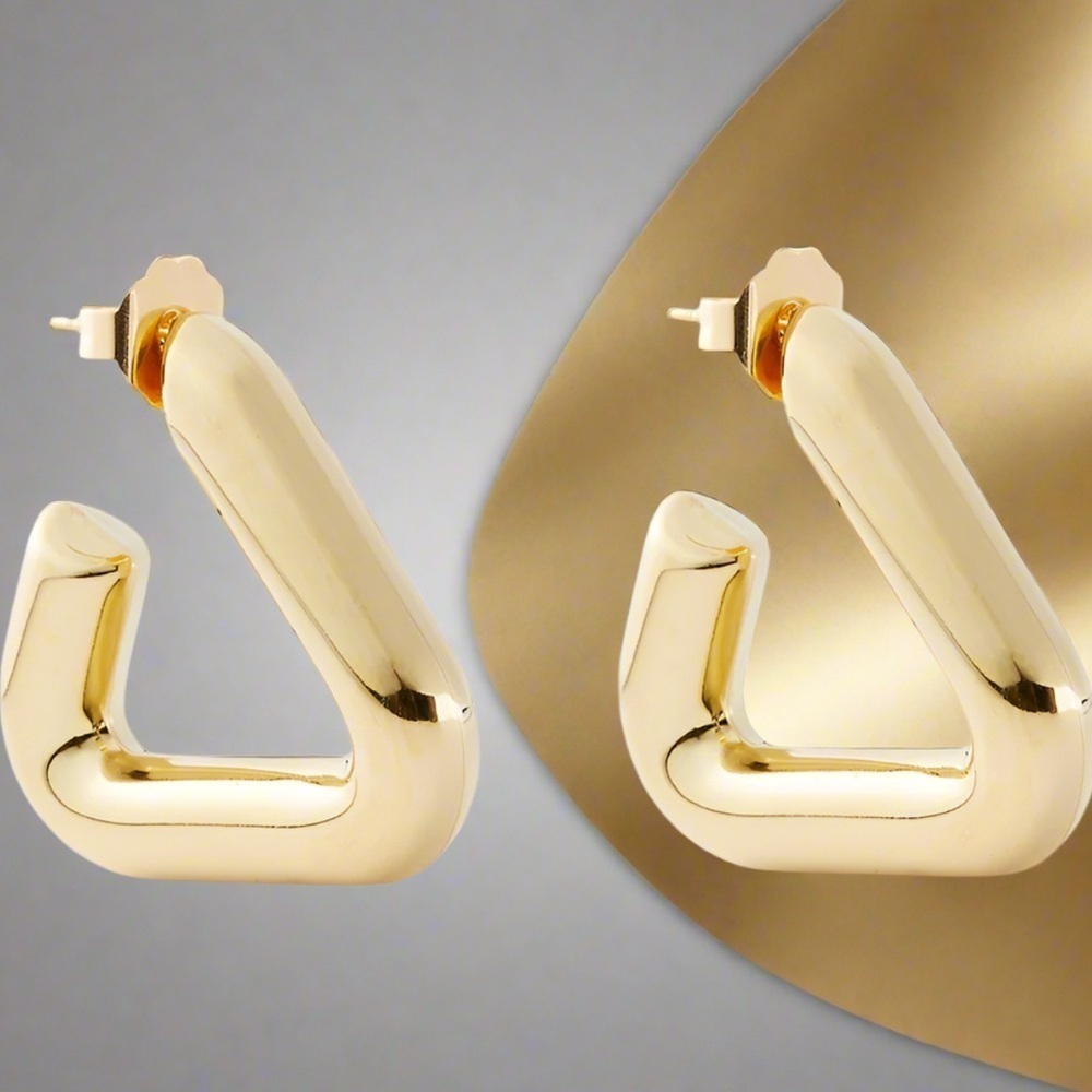 🔥🔥Authentic Designer Earrings At Awesome Prices To Buy Now & Save Price Firm - Picture 3 of 10